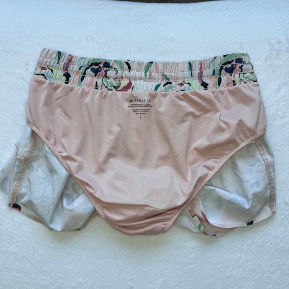 Athleta Hustle 3” Shorts, Floral Print, *Size Small* - Picture 4 of 5